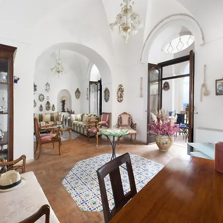 Villa In Positano With Sea Views And Jacuzzi