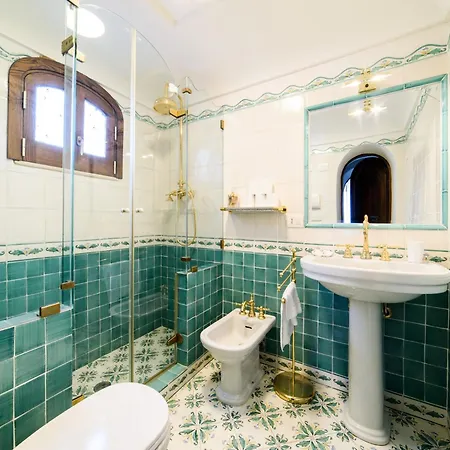 Villa In Positano With Sea Views And Jacuzzi *